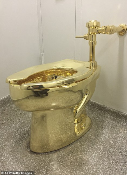 قصة المرحاض الذهبي الذي شغل العالم 3911019977