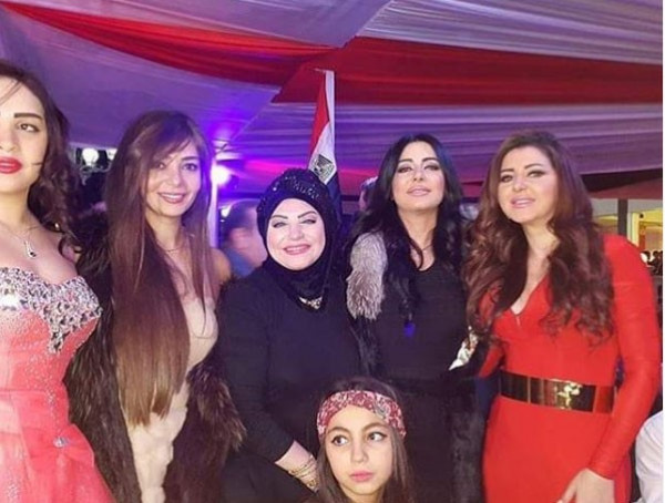 الفنانة ميار الببلاوي تشارك عبر "إنستجرام"صورة لها برفقة الفنانة ميرنا المهندس الفنانة ميار الببلاوي تشارك عبر "إنستجرام"صورة لها برفقة الفنانة ميرنا المهندس