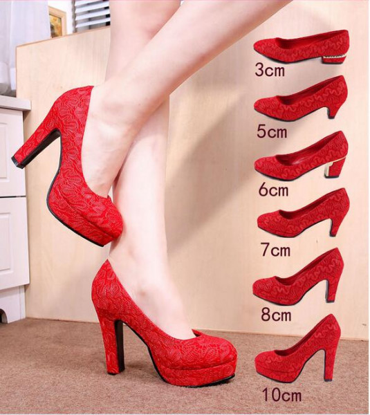  لتنسيق الأزياء المناسبة مع الحذاء الأحمر 3911055289