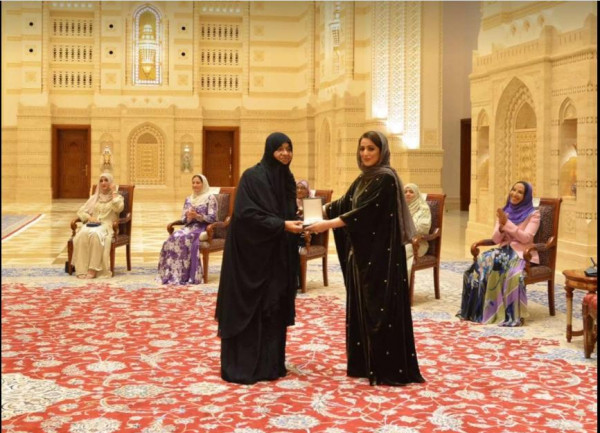 هاشتاج "السيدة الجليلة" يتصدر (تويتر).. الظهور الأول لحرم سلطنة عمان يخطف الانظار  3911110475