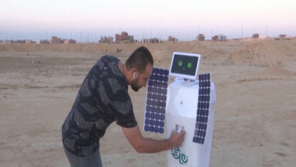 مهندس مصري يحول الهواء إلى ماء باستخدام روبوت   3911158397
