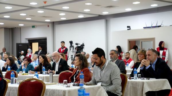 جمعية الهلال الأحمر الفلسطيني تعقد اجتماع الشراكة الإنسانية 2025