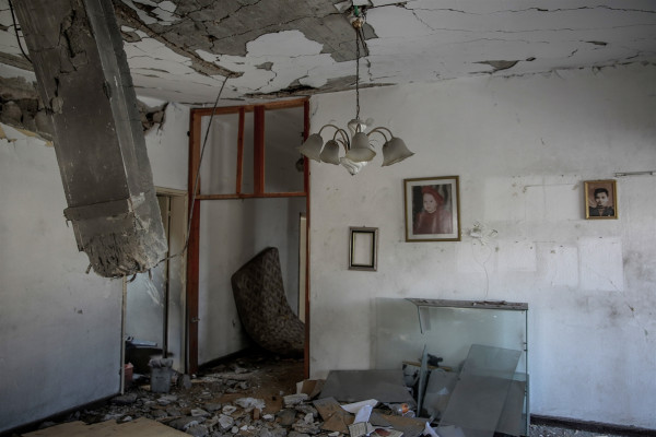 نازحون يلجأون إلى منزل ياسر عرفات المدمر في غزة..صور