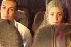 فيلم مصري يثير ضجة لعرضه شابا وفتاة محجبة يتبادلان القبلات في اتوبيس والسائق يستمع للقرآن