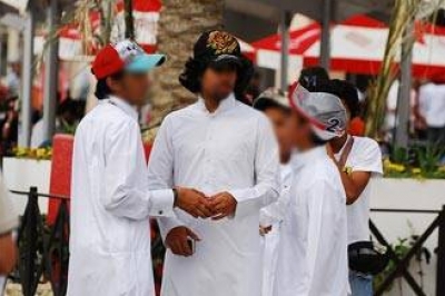 عمال بنغاليون يصيبون ممثلين سعوديين بجروح لسخريتهم منهم