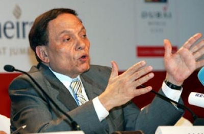 عادل إمام: قرار النقابة لصالح الفاشلين