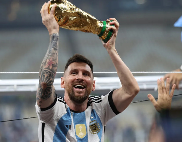ميسي يكشف حقيقة خلافه مع مبابي ويتحدث عن مونديال 2026
