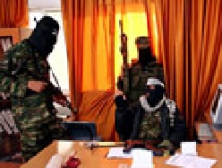 مسلحون يقتحمون مكاتب لجنة الانتخابات المركزية في دير البلح ورفح وخانيونس