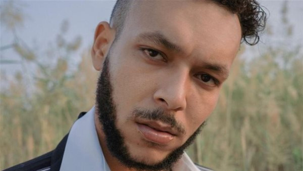 ويجز يحذر جمهوره من النصب باسمه في قطر