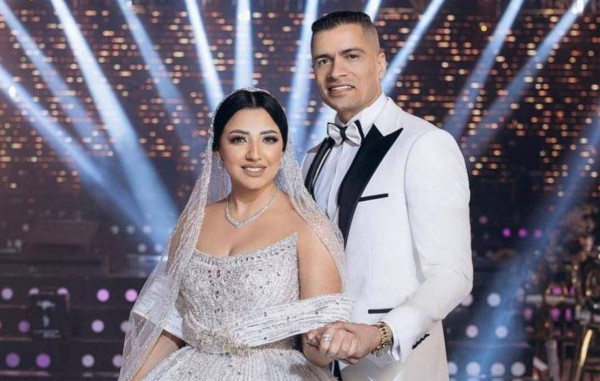 حسن شاكوش يرد على تمكين زوجته من منزل الزوجية