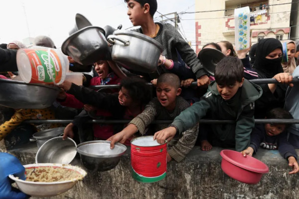 (أونروا): الأيام المقبلة ستحمل مخاطر فظيعة جرّاء انعدام المساعدات الغذائية في غزة