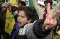 المخرج الفلسطيني نصري حجاج يدين منعه من السفر الى بلغاريا والولايات المتحدة