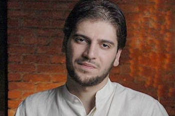 منافسة حامية بين الأغنيات العاطفية والأناشيد الدينية في سوريا