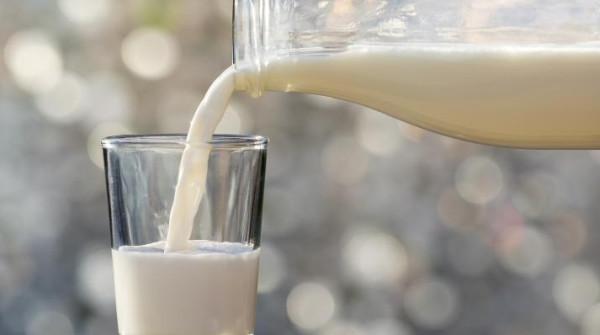 ثمانية أطعمة يجب الحذر من تناولها مع الحليب