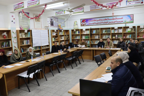 "التعليم" تتفقد دورة الجودة والاعتماد المدرسي بمديرية شمال غزة