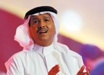 التلفزيون المصري يؤجل أخباره 7 دقائق من أجل محمد عبده
