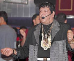 المكوجي شعبولا سيصدر صحيفة سياسية ويسعي لإجراء حوار مع مبارك