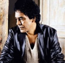 بعد مشاركته في فيلم يهاجم الختان في مصر:تدمير موقع محمد منير وتوجيه اتهامات بالكفر له