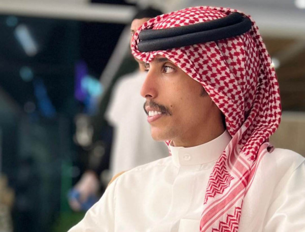 المنشد هادي بن ربعة يطرح "تطمني" وسط تفاعل الجمهور