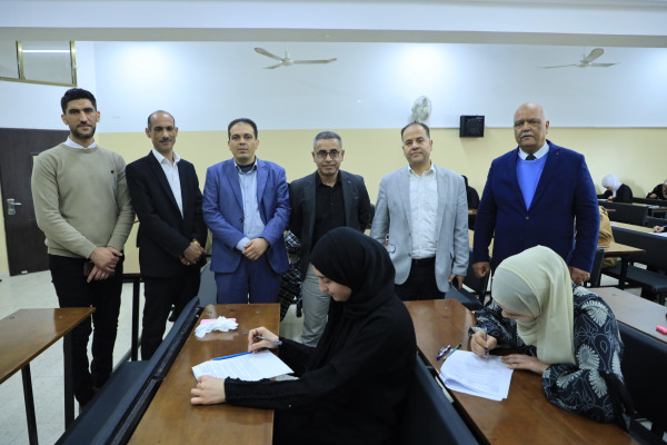 رئيس جامعة فلسطين يجري جولة تفقدية لمتابعة سير الامتحانات النصفية للفصل الدراسي الثاني