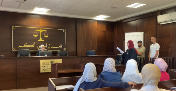 محكمة صورية لإثارة النقاش حول قضايا النساء ذوات الإعاقة والعقبات التي تواجههن