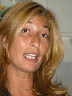 سميرة بوشيبتي عضوة البرلمان الهولندي:الشابات المغربيات يغادرن منازلهن ليسقطن بين أيادي الذئاب الليلية ومافياالدعارة