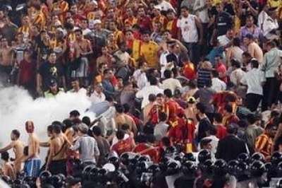 اتصال بين مبارك وبن علي وراء الإفراج عن مشجعي الترجي التونسي
