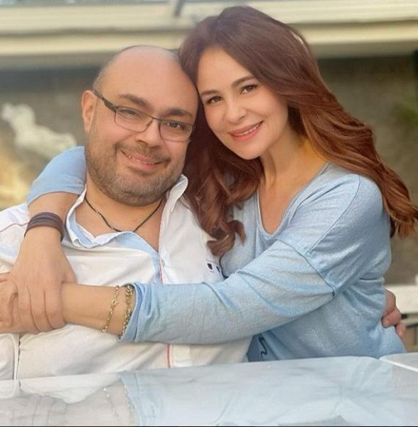 شاهد.. لحظات رومانسية تجمع بين كارول سماحة وزوجها