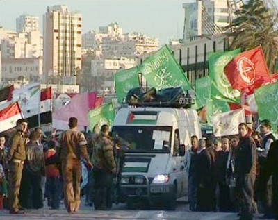قافلة شريان الحياة على أبواب معبر رفح