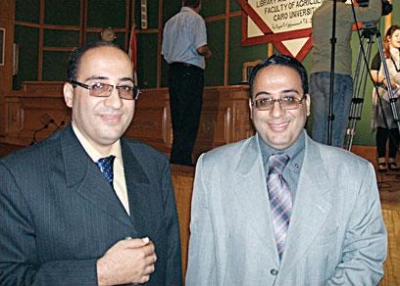 التوأمان المصريان شريف وتامر..درسا وتخصصا وتخرجا في كلية واحدة وحصلا على الدكتوراه في اليوم نفسه ...شاهد الصور