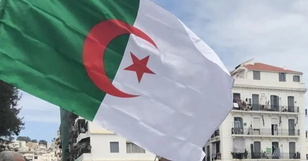 الجزائر: الحبس خمس سنوت لوزراء سابقين في الحكومة بسبب قضايا فساد