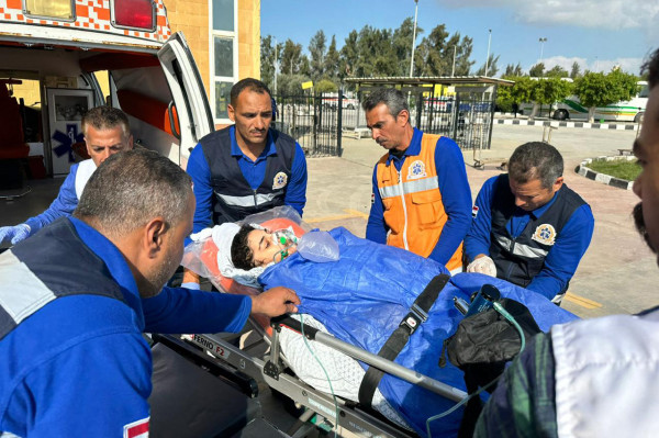 بالتنسيق مع منظمة الصحة العالمية.. إجلاء أطفال ومرضى لتلقي العلاج خارج غزة