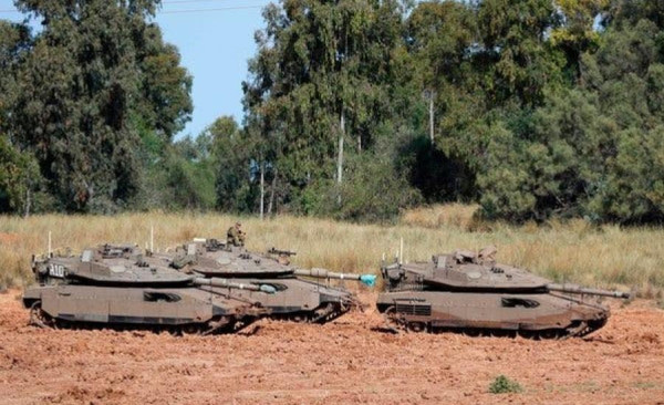 آليات الاحتلال تُطلق النار صوب العائدين إلى حي الزيتون في مدينة غزة