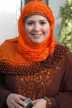 الممثلة المعتزلة صابرين سفيرة لمؤسسة اسلامية