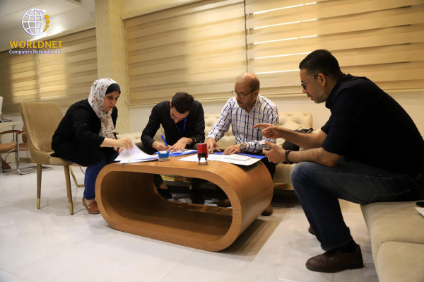 توقيع اتفاق بين وورلدنت للحاسبات وأنظمة الشبكات والمراقبة وشركة "حياة غزة للطاقة المتجددة"