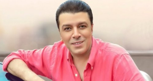 ما هو شرط مصطفى كامل للغناء بفلاشة؟