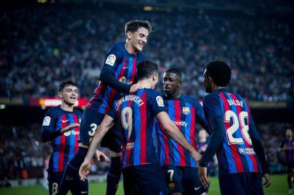 الكشف عن حالة لاعبي برشلونة بعد إصابتهم بفيروس معوي