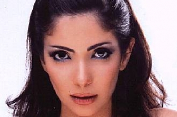 اكتشاف آبار نفط وغاز بأراضٍ تملكها أسرة الممثلة المصرية منى زكي