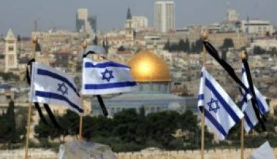 هآرتس: الضرورة تحتم تقسيم مدينة القدس والرئيس الاميركي لا يمنح عطاياه بنصف الثمن