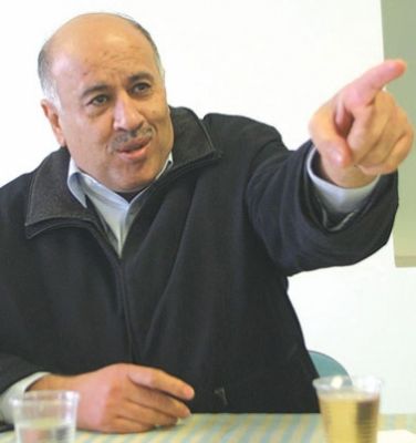 مصادر فلسطينية تنفي تعرض الرجوب لجلطة دماغية في اليمن