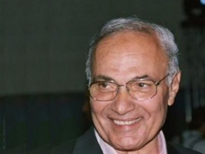 وول ستريت جورنال: الفريق أحمد شفيق مرشح محتمل لخلافة الرئيس مبارك