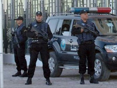 السلطات التونسية تدفع بتعزيزات أمنية جنوب العاصمة تحسباً لأعمال عنف