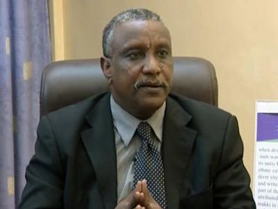 ياسر عرمان يلوح بحمل السلاح إذا ضيّقت الخرطوم على الحركة الشعبية