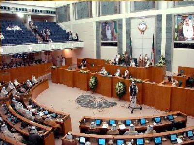 نواب كويتيون يطالبون بعدم التعاون مع رئيس الحكومة بعد جلسة استجواب