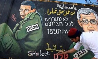 والد شاليط: لا معلومات عن تقدم في مفاوضات صفقة التبادل