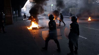 مصر: صدامات بين قوات الامن والمتظاهرين في الاسماعيلية والسويس والحكومة تحذر من "آجندات سرية"