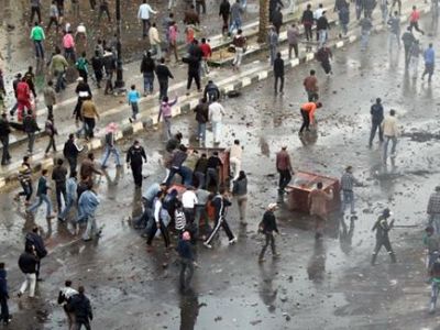 المظاهرات تعم كافة أرجاء مصر .. اختفاء البرادعي وعدد من مناصريه والسيطرة على مركز شرطة الأربعين