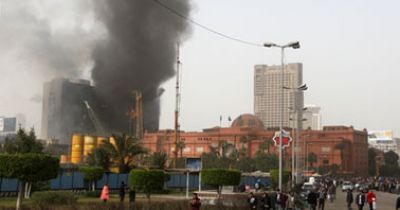 مصر:ليلة سقوط أقسام الشرطة على أيدى المتظاهرين