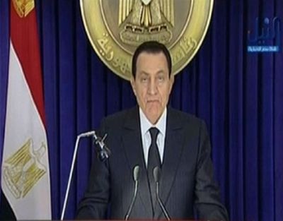 الرئيس مبارك يعلن عدم نيته الترشح لولاية رئاسية جديدة ويطالب البرلمان بتعديل الدستور