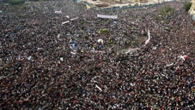 ضبط 6 أجانب بحوزتهم أدوية وأطعمة لتوصيلها لمتظاهرى التحرير